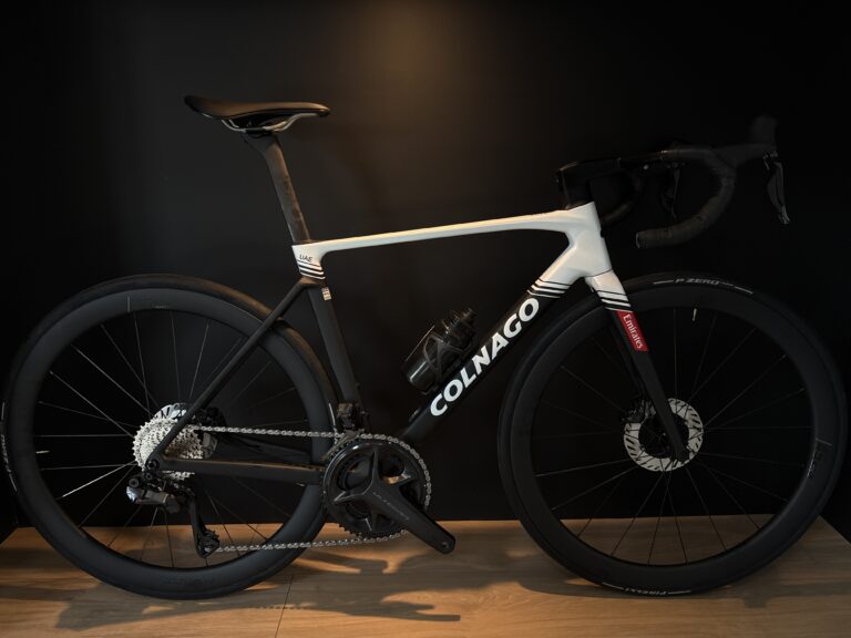 Vélo de course colnago professionel
